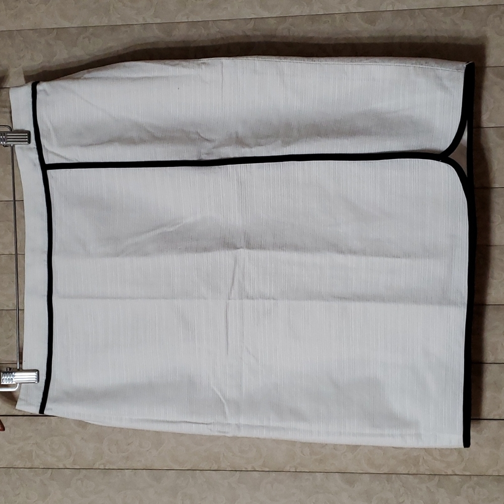 ANN TAYLOR Petite pencil skirt white 12P